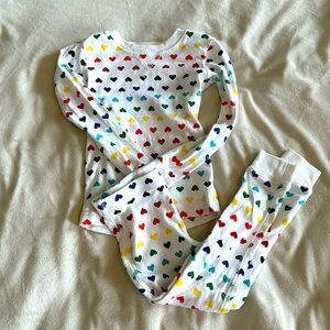 EUC - Primary Toddler pajama set, size 2-3, rainbow hearts